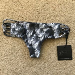 NWT acacia swimwear night palm molokai bottoms